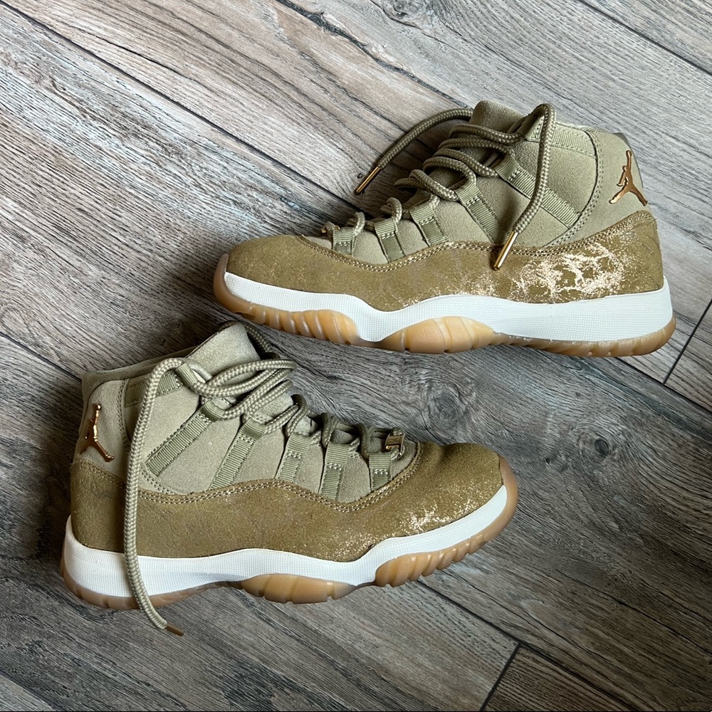 olive lux jordan 11, size 7.5 in womens
